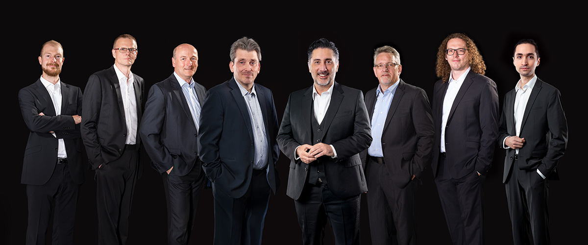 Group picture of the E+H Metrology management team: Jonas Schmidt,  Juergen Lang, Peter Michel, Daniel Raseghi, Heiko Rings, Sebastian Koenigsmann